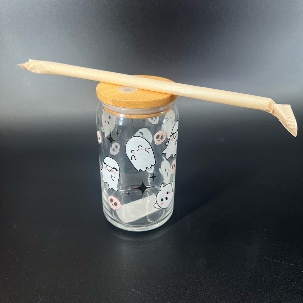 NWT Halloween glass beverage tumbler with ghosts, skulls, bows. Includes straw - Picture 3 of 8